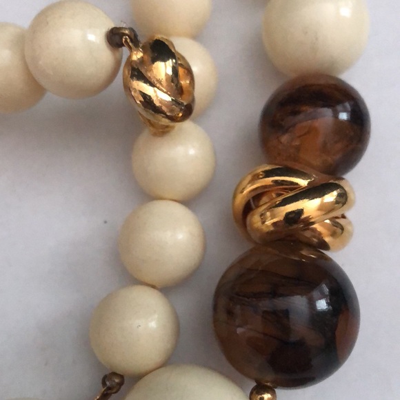 Vintage Graduated Bead Necklace 29” Ivory Brown Gold Tone - Picture 6 of 7